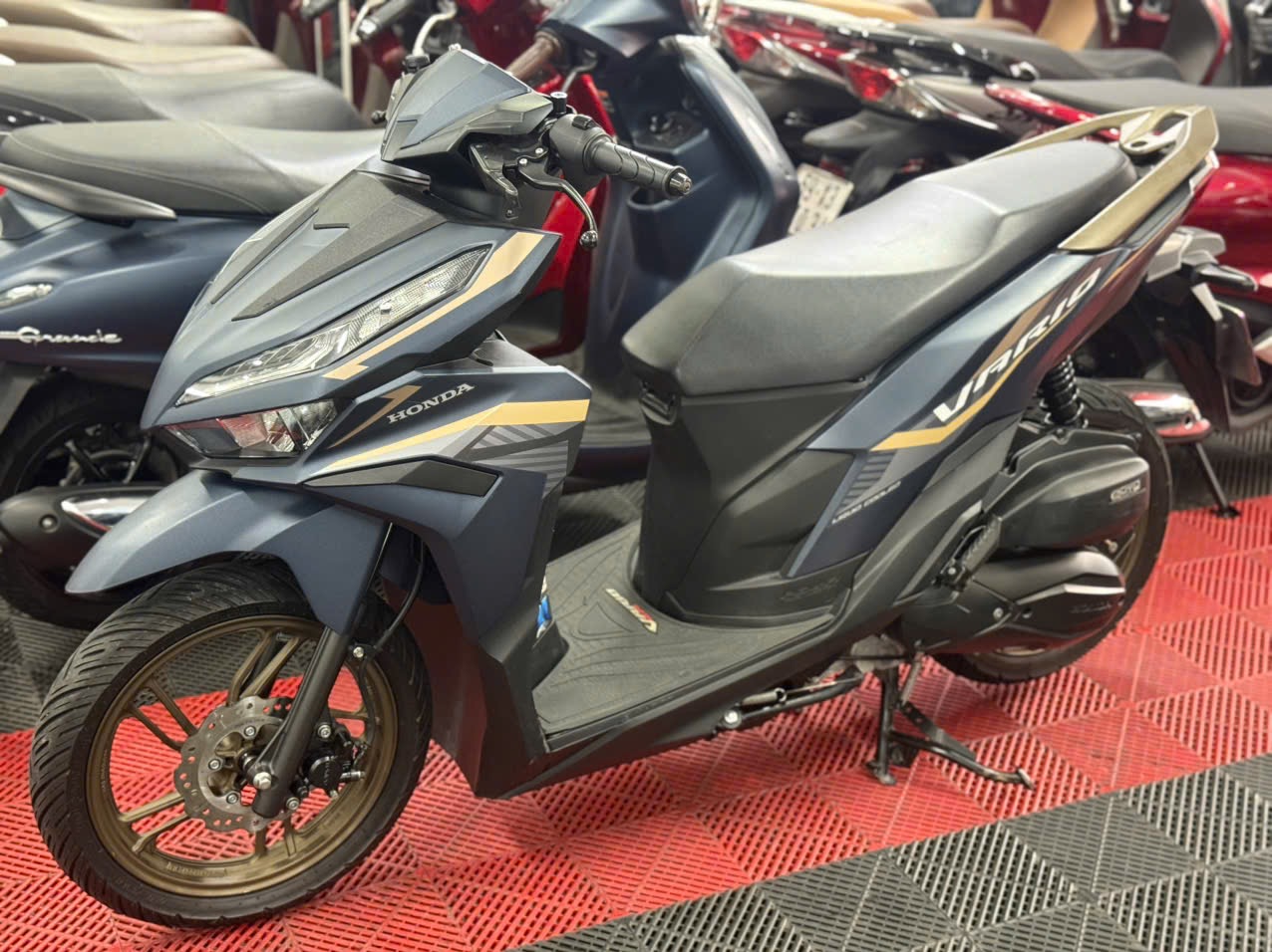 HONDA VARIO 125 2024 SMK 5000KM 67AL-23953