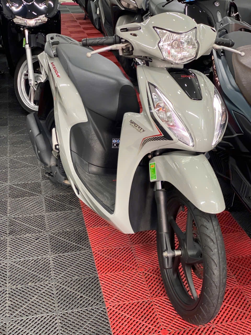 HONDA VISION 2023 BÁNH LỚN 59S3-80087