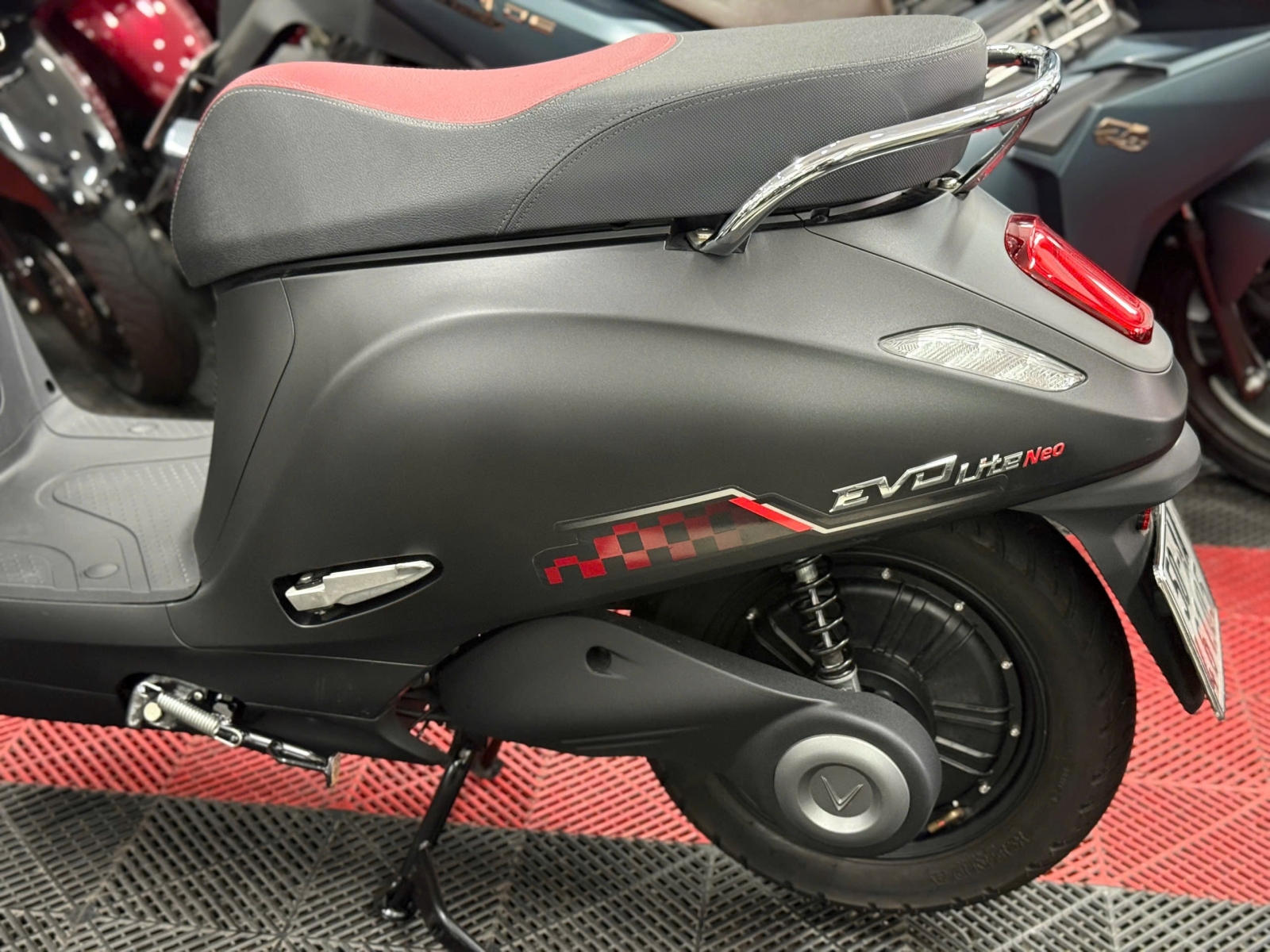 VINFAST EVO LITE NEO 50CC GIÁ RẺ 50AA-46105