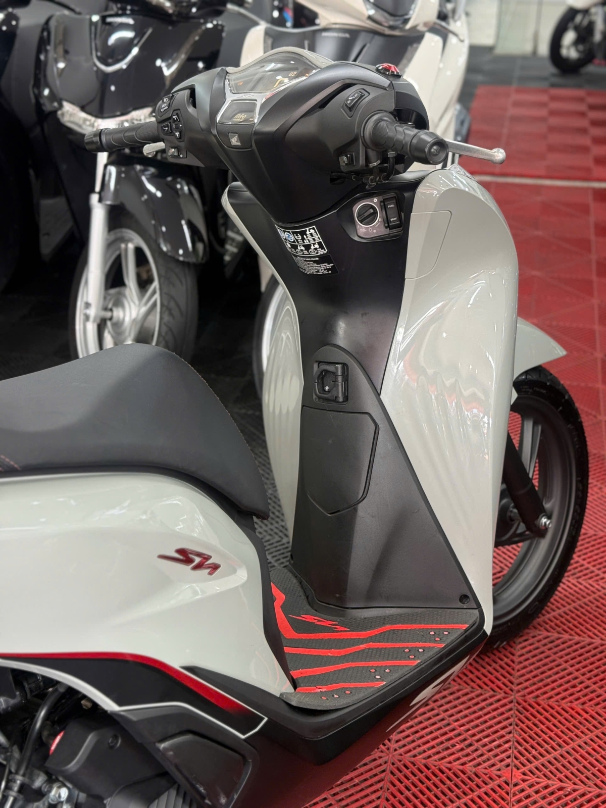 HONDA SH 125 ABS 2025 6000KM 84AA-49014