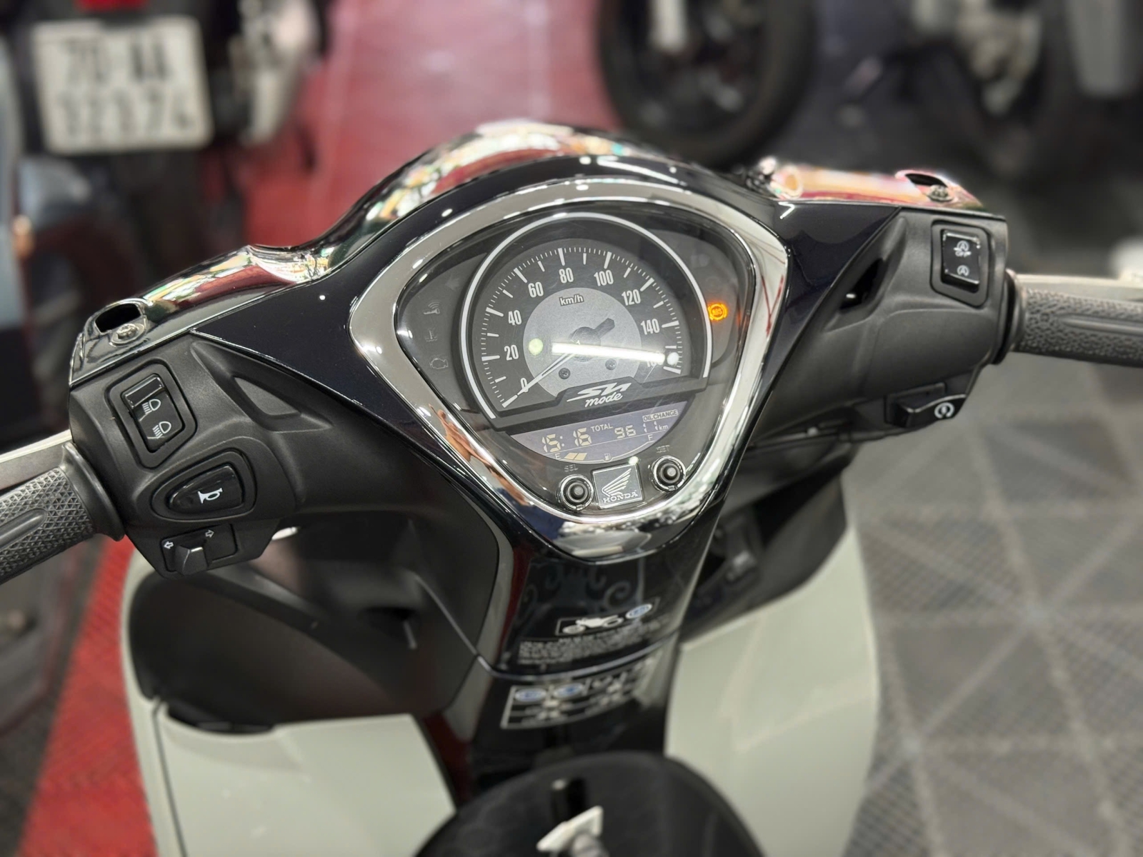 HONDA SH MODE 2025 ABS 8000KM 61HA-07853