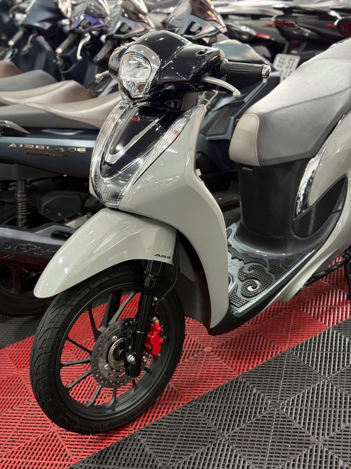 HONDA SH MODE 2025 ABS 8000KM 61HA-07853