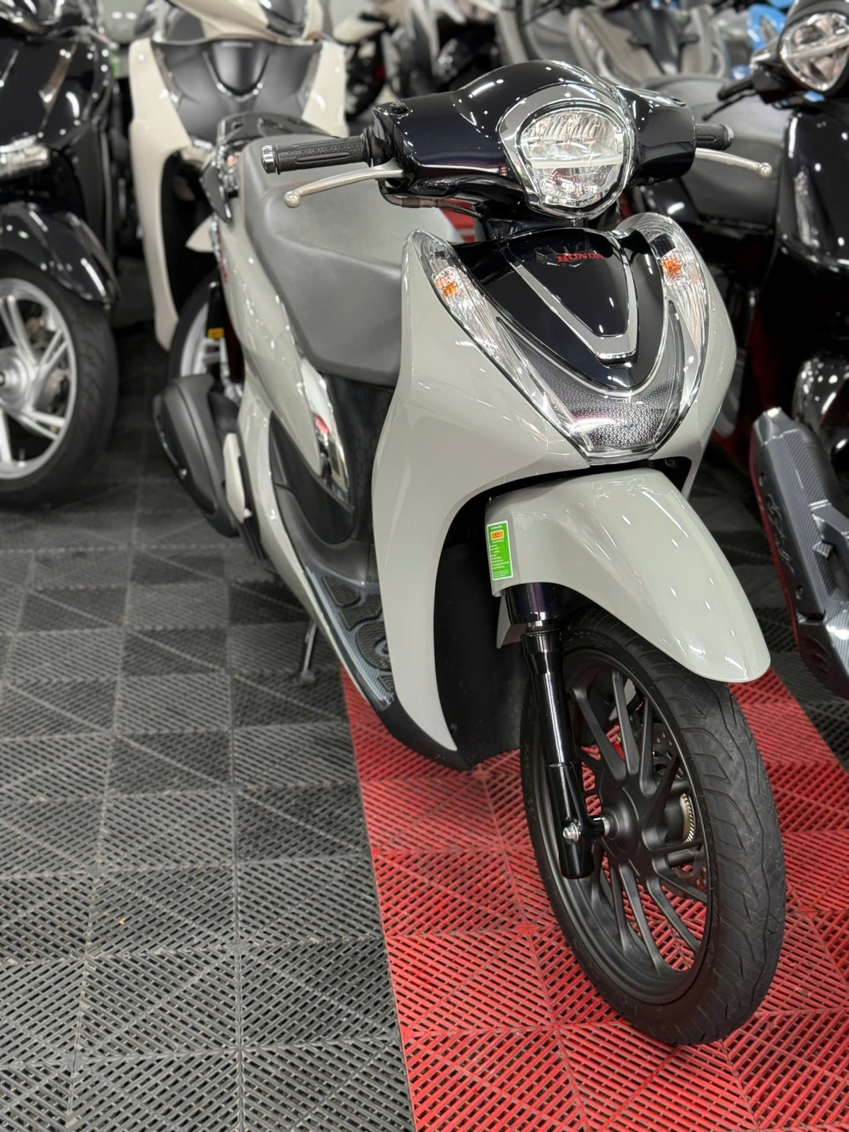HONDA SH MODE 2025 ABS 8000KM 61HA-07853