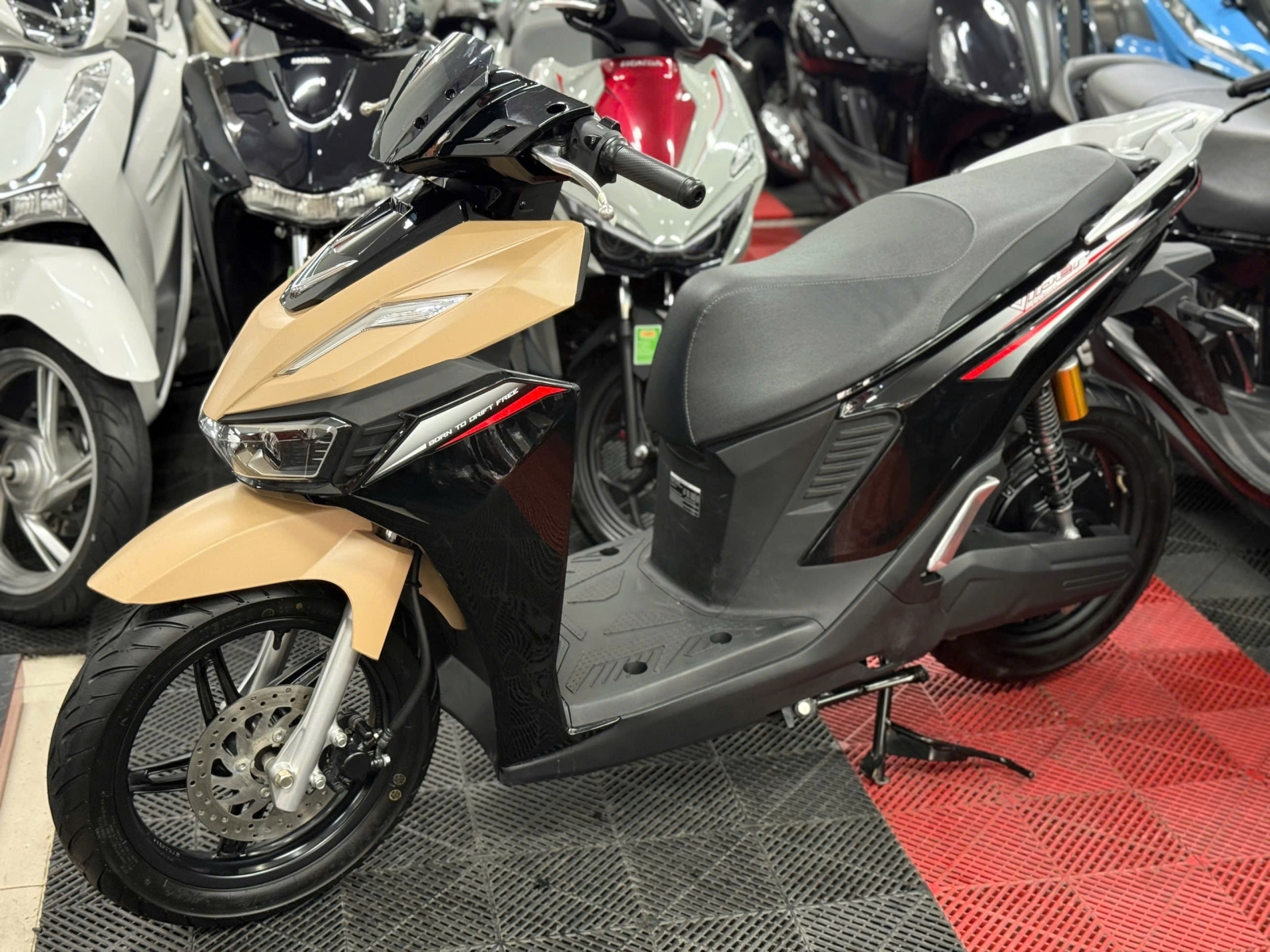 VINFAST VIPER 2026 1700KM PIN THUÊ 12SA-04128