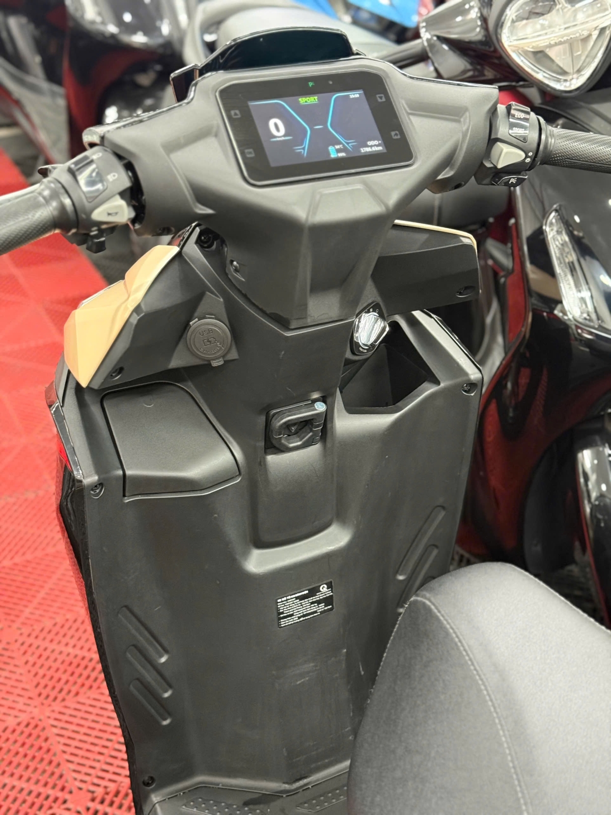 VINFAST VIPER 2026 1700KM PIN THUÊ 12SA-04128