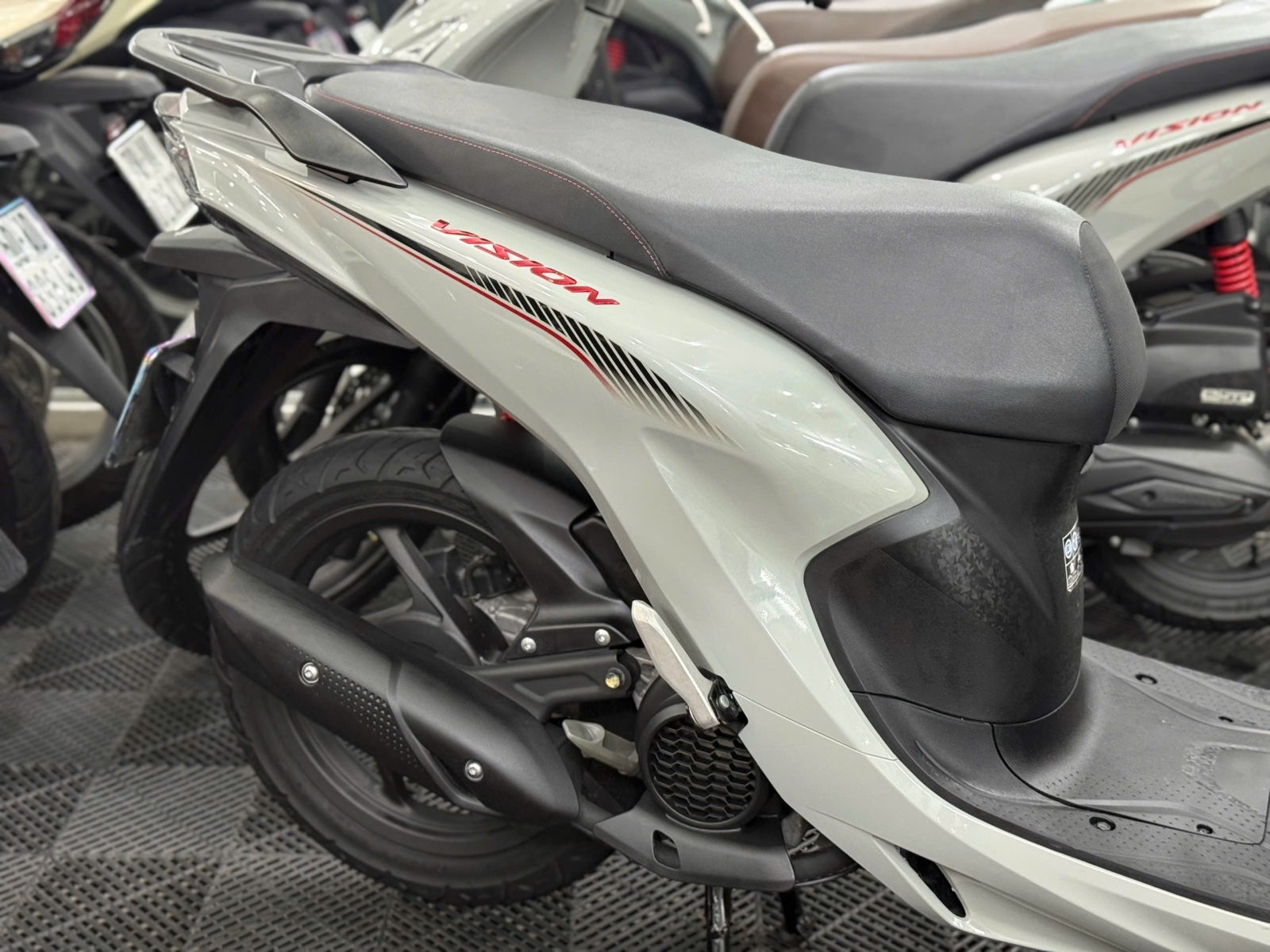 HONDA VISION 2023 BÁNH LỚN 4000KM 61D2-32220