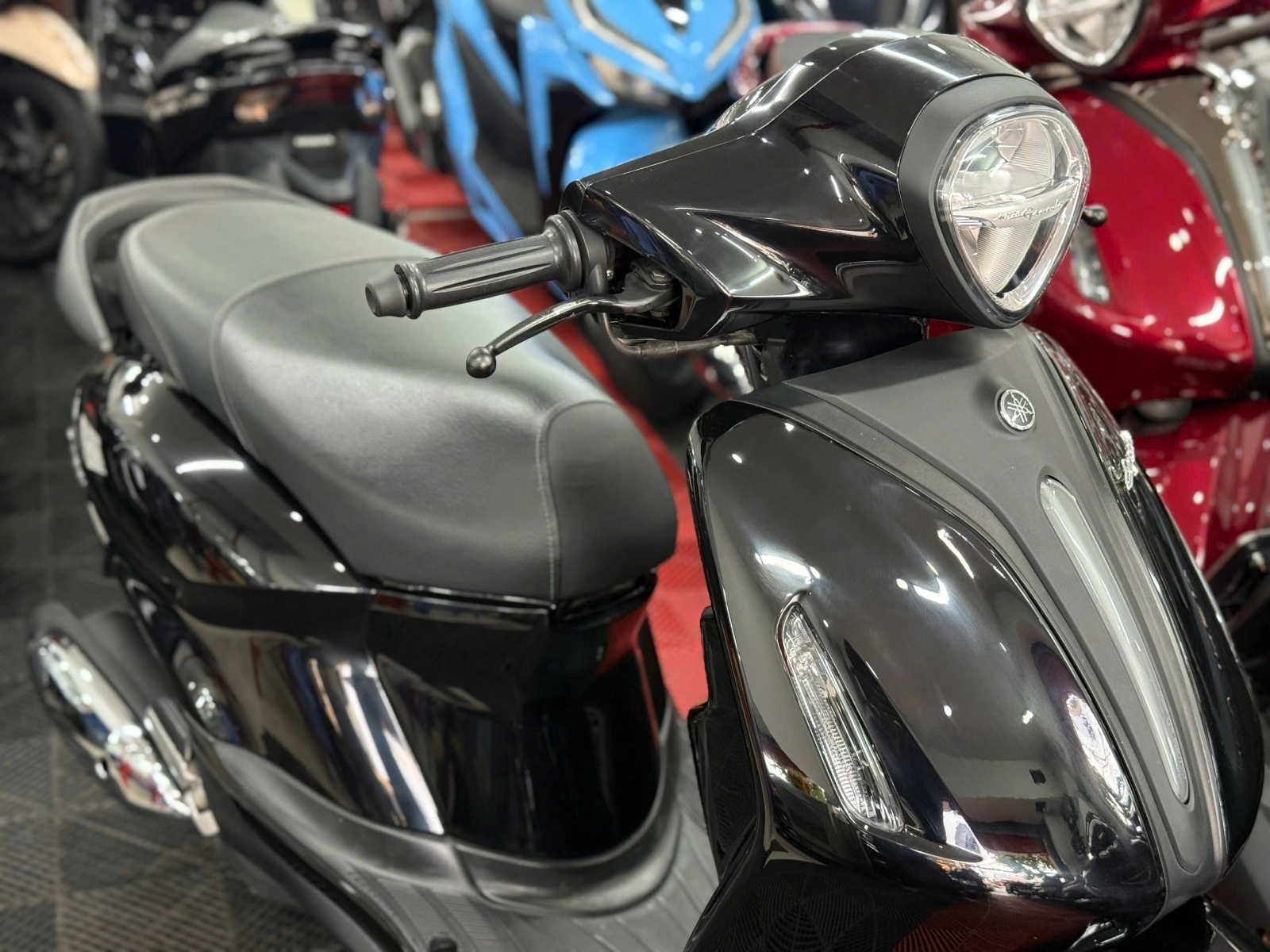 YAMAHA GRANDE 2024 FULL BLACK 61EA-08947