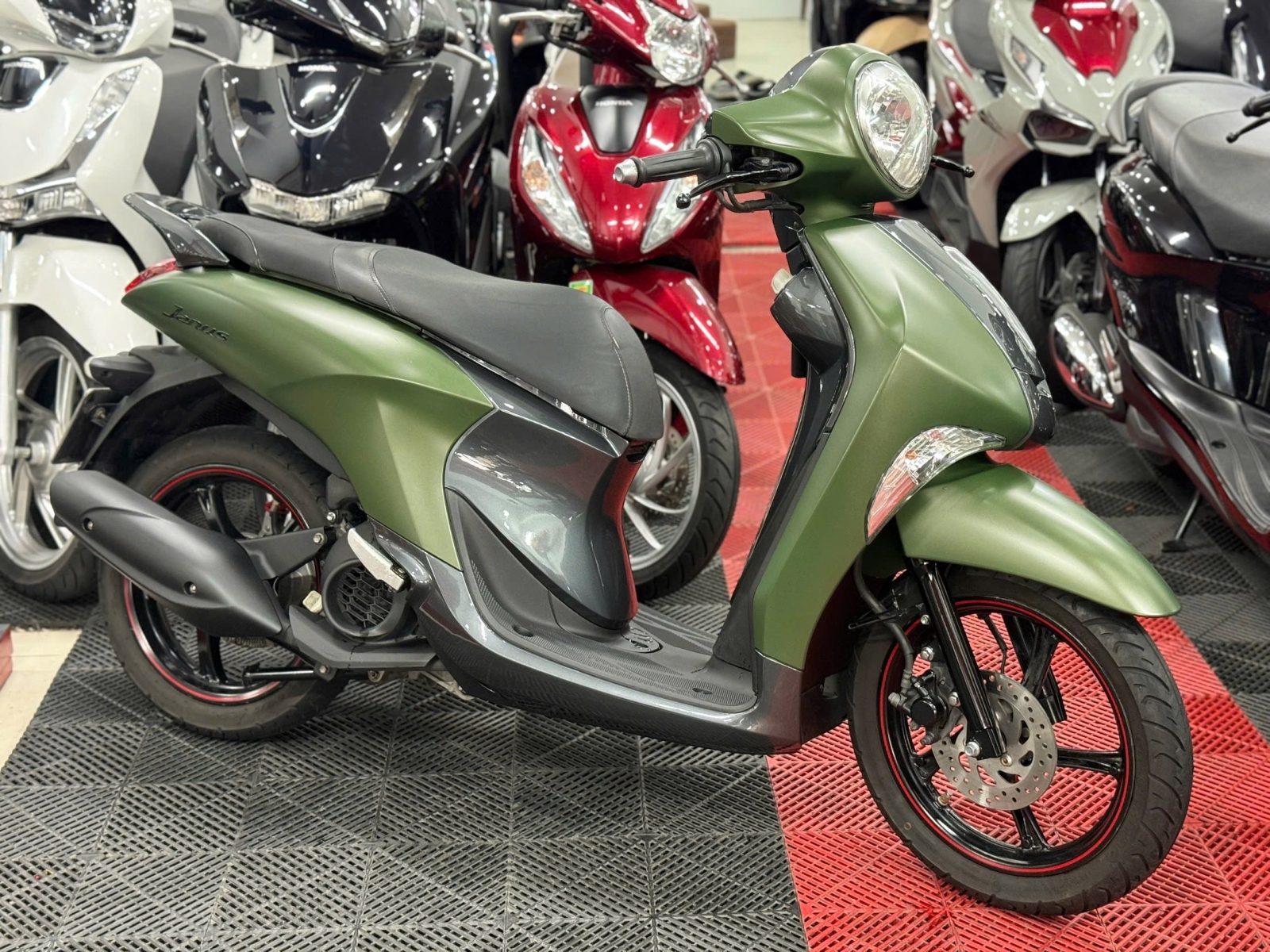 YAMAHA JANUS 2017 SMK 69B1-25342
