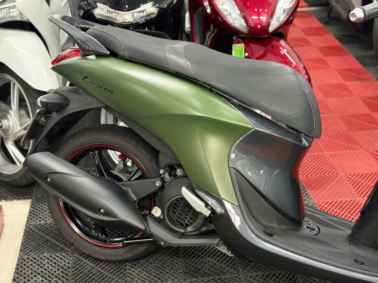 YAMAHA JANUS 2017 SMK 69B1-25342