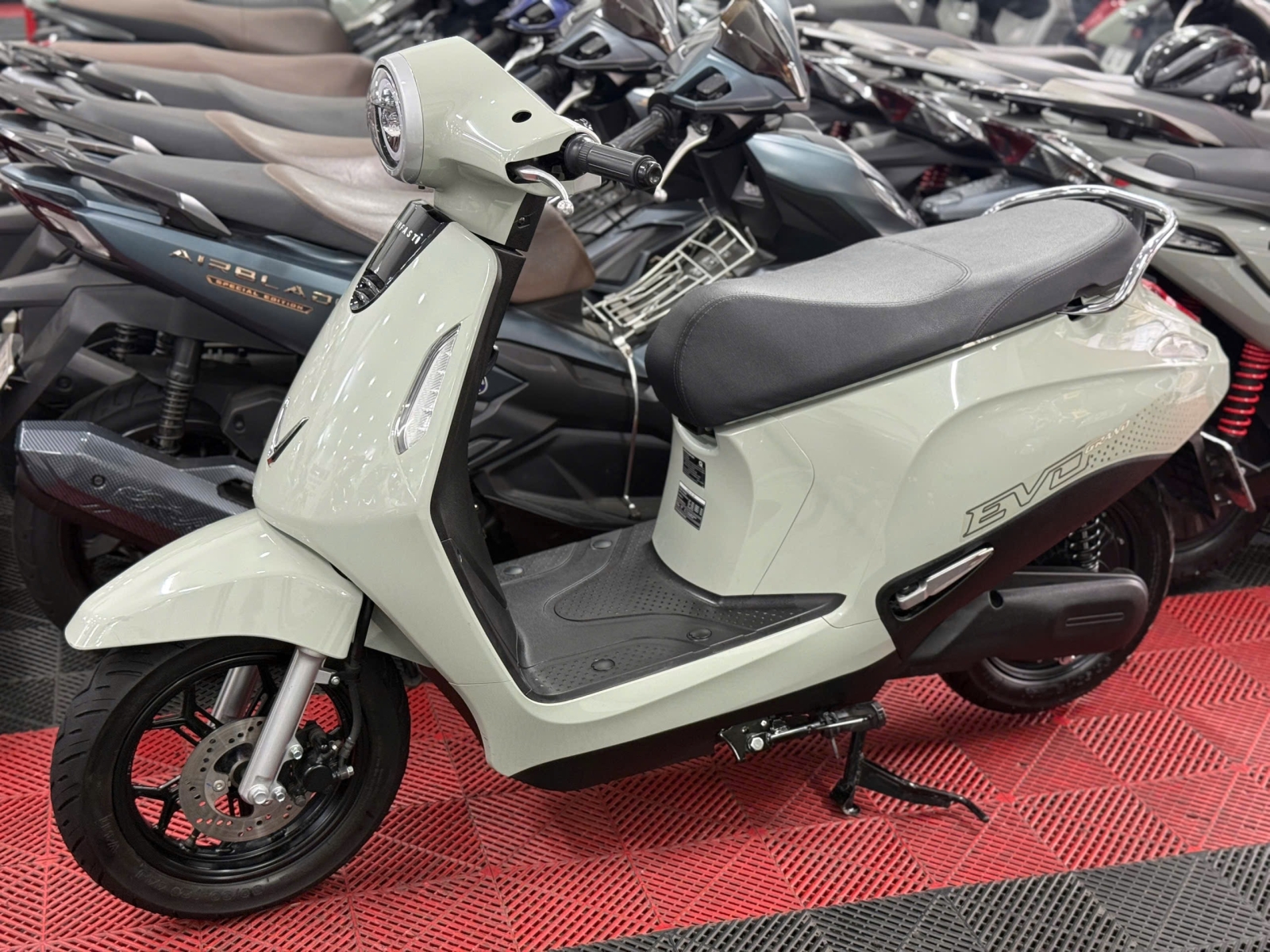 VINFAST EVO 2026 1PIN MUA 3500KM 50AF-53651