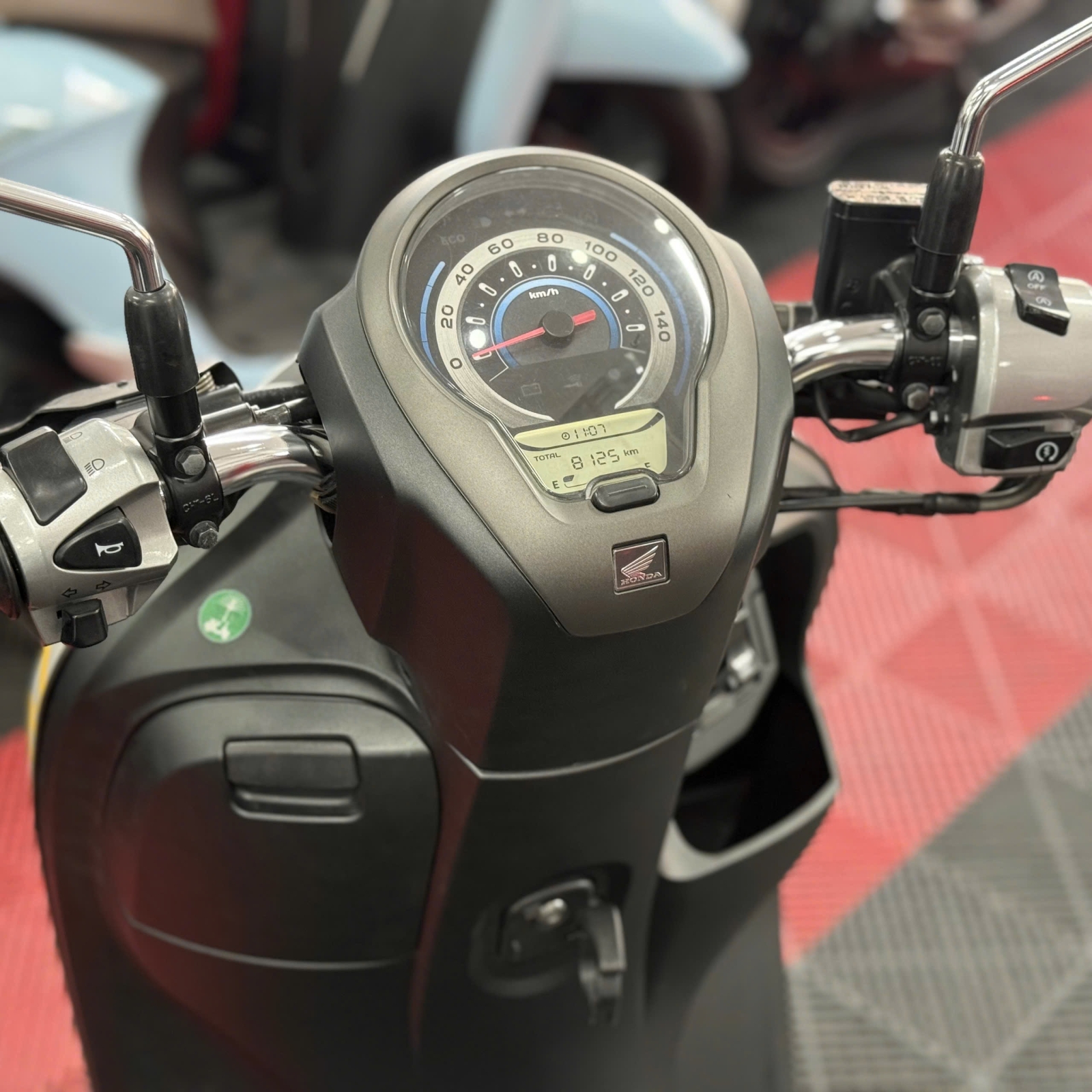 HONDA SCOOPY SMK 2022 8000KM 59V3-60068