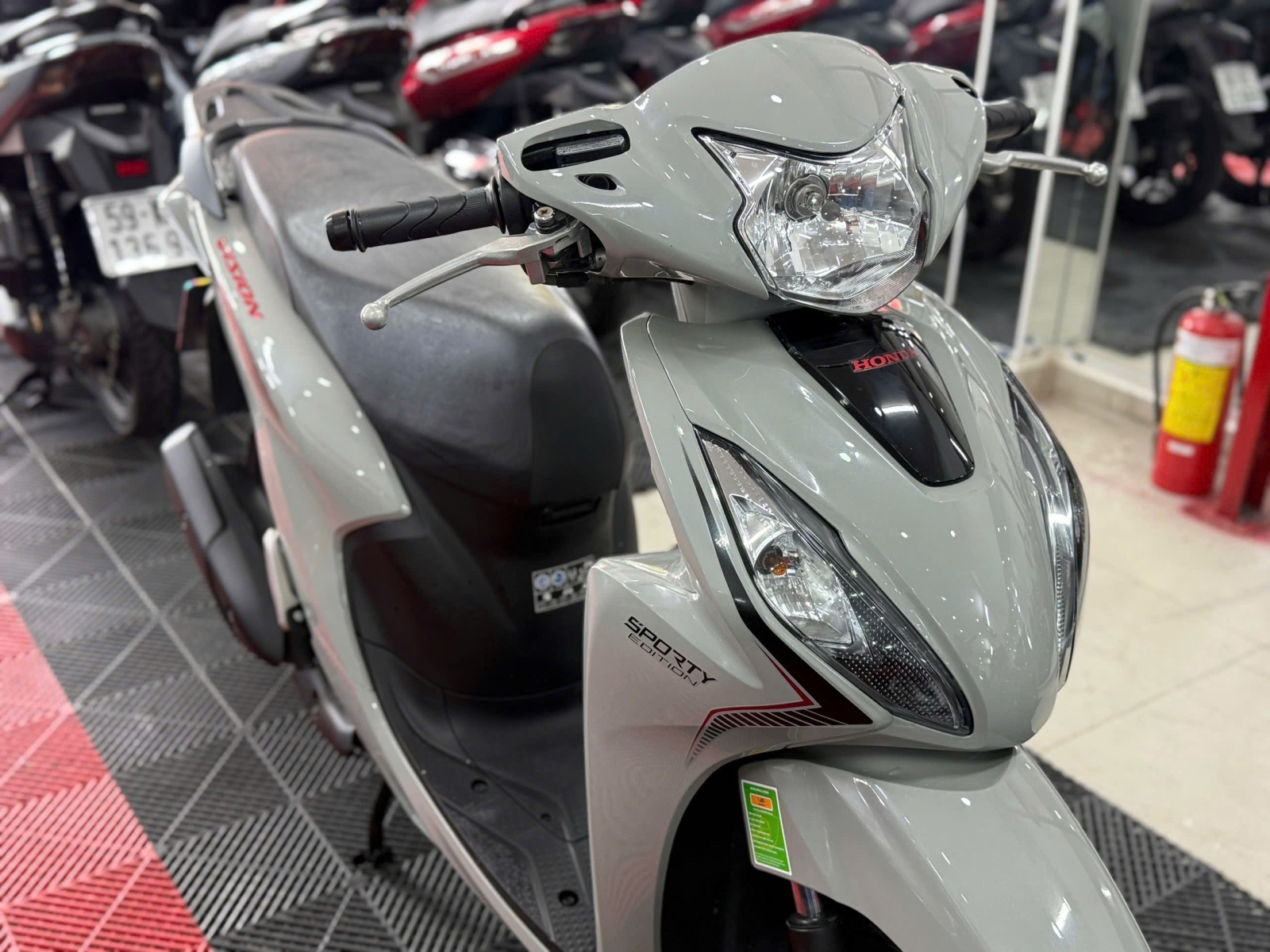 HONDA VISION 2023 BÁNH LỚN XXM 66NA-05784